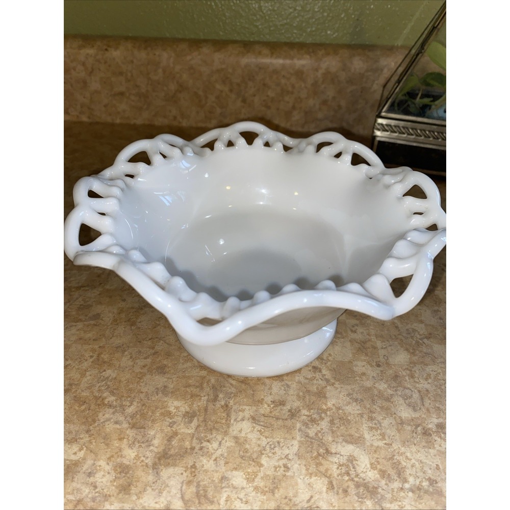 Vintage L.E. Smith Milk Glass Bowl Colonial Lace Edge Footed Crimped White 8"